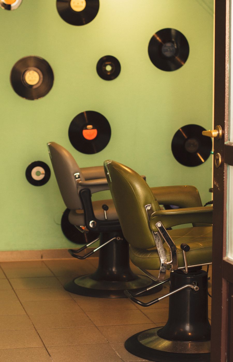 Interiér barbershopu Bradivo v Bratislave